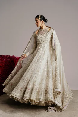 Suffuse – FREESHIA WEDDING – ISHANI