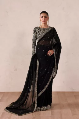 Akbar Aslam - Pakistani Formal - Amoura